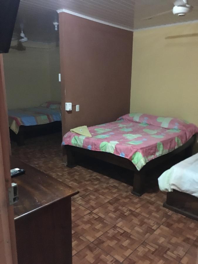 Cabinas Yolymar Puntarenas Exterior foto