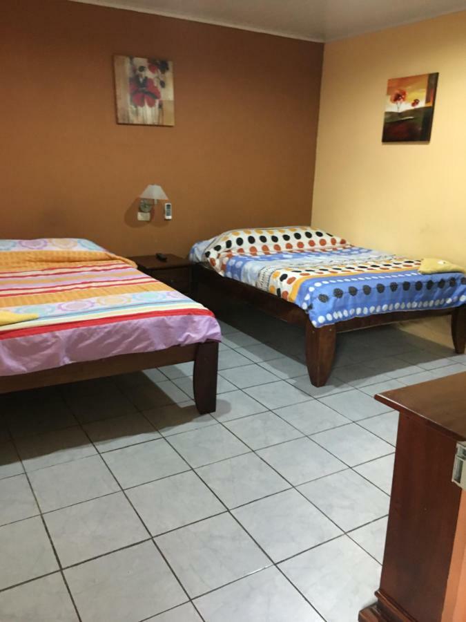 Cabinas Yolymar Puntarenas Exterior foto