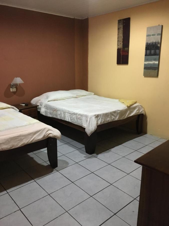 Cabinas Yolymar Puntarenas Exterior foto